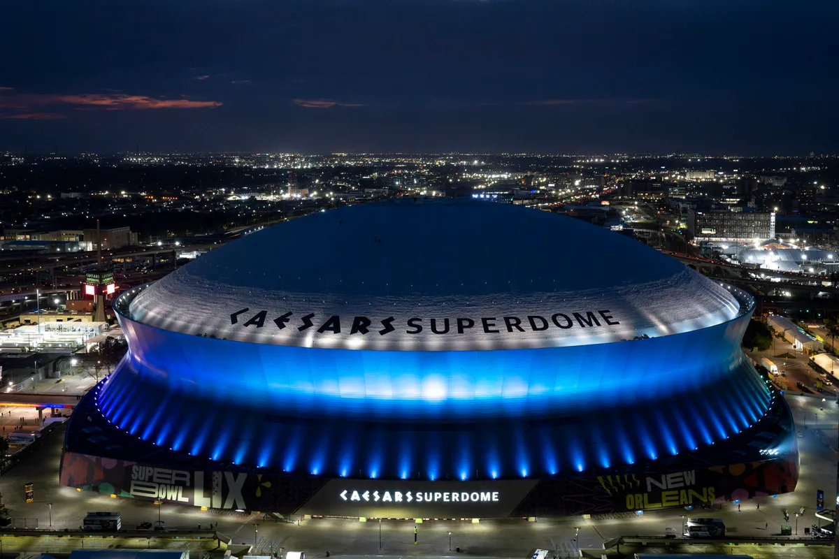 Caesars Superdome exterior